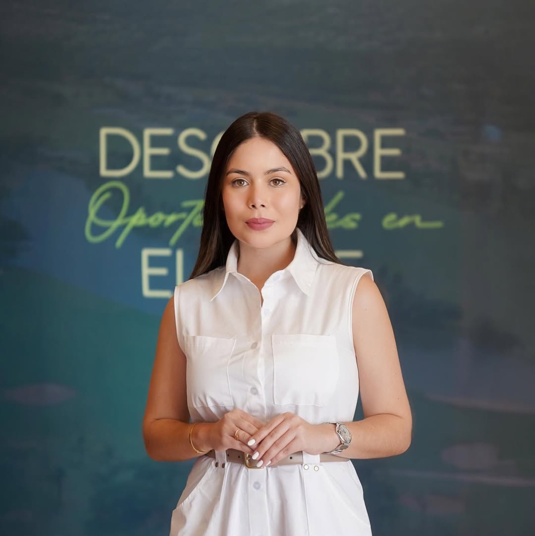 Lauren Avila — Directora de Vista Golf Real Estate